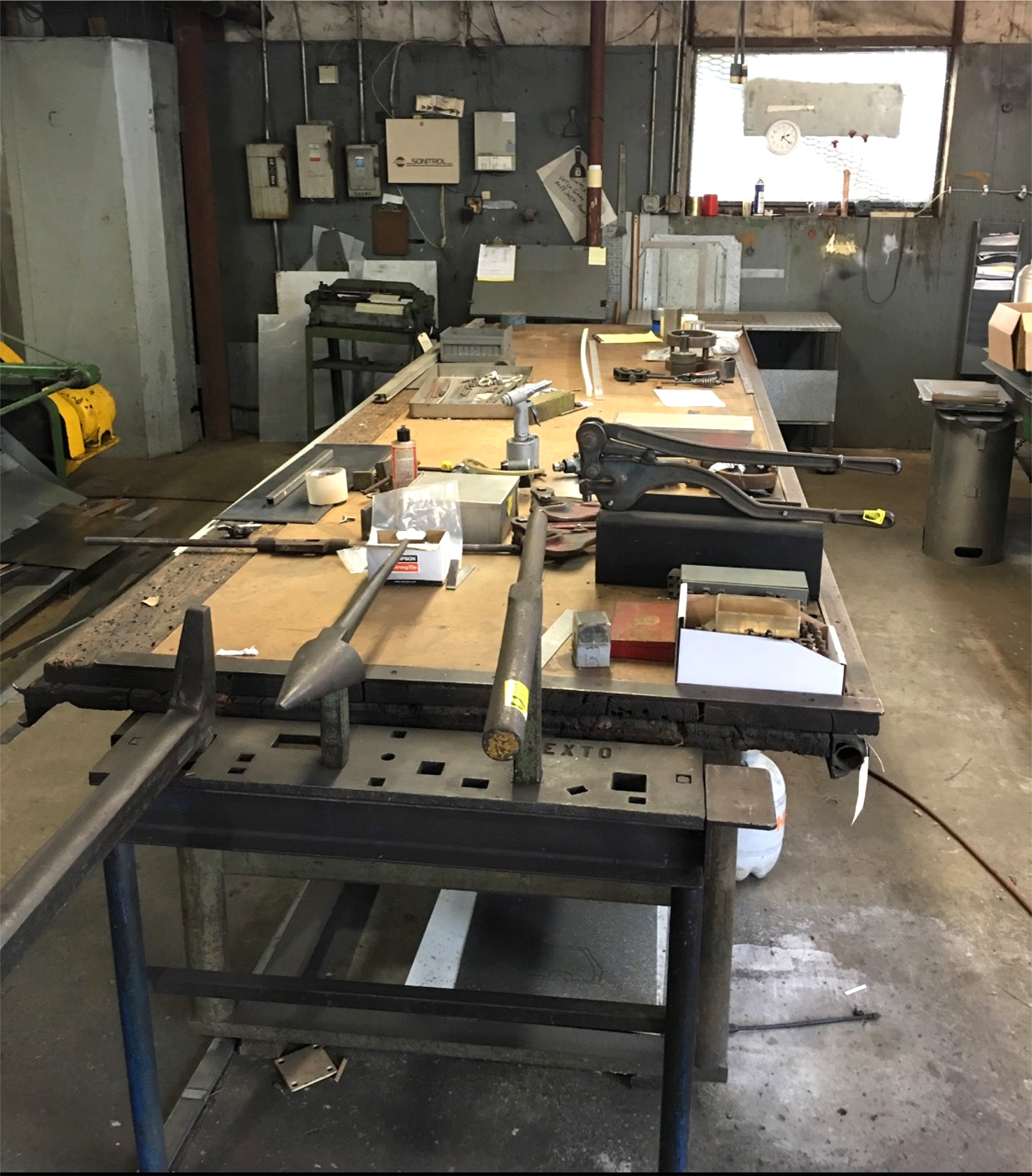 Pexto Sheet Metal Workers Stake Table w/ Anvils, 8" x 37.5"