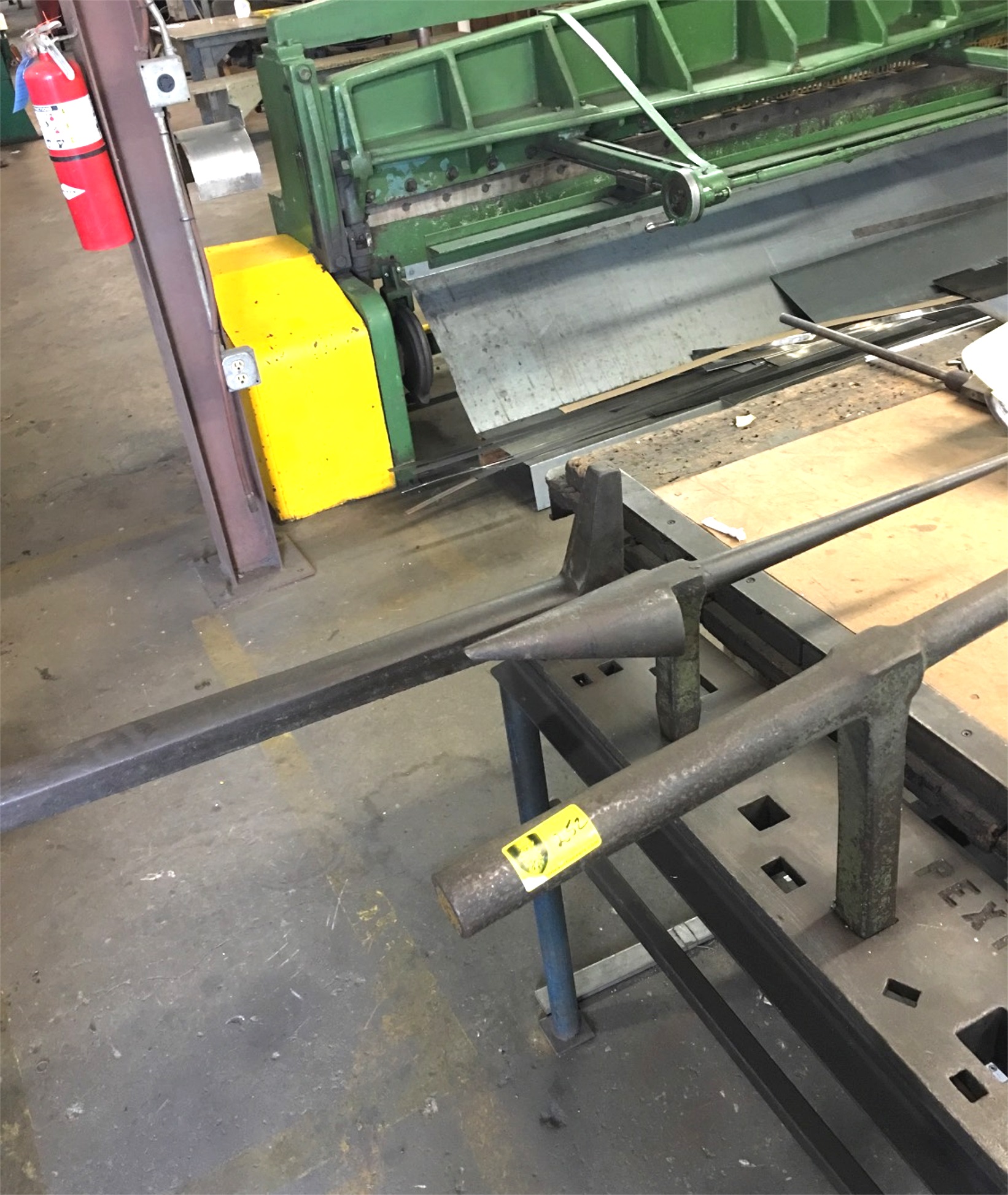 Pexto Sheet Metal Workers Stake Table w/ Anvils, 8" x 37.5"