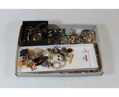 A collection of miscellaneous costume and other jewellery, to include rolled gold bangle, paste set dress rings, hoop earring