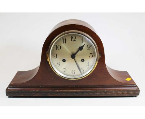 An early 20th century mahogany 8 day mantel clock, the silvered dial showing Arabic numerals, H25cm