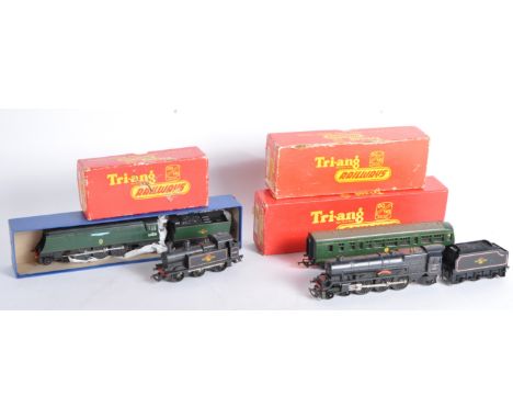 A collection of x4 vintage Triang / Tri-ang 00 gauge model railway trainset locomotive engines comprising; R.356 Winston Chur