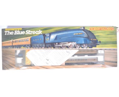An original Hornby 00 gauge model railway electric trainset locomotive No. R. 682 ' The Blue Streak '. The set containing LNE