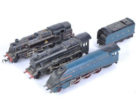 A collection of x3 original vintage Hornby Dublo and Graham Farish 00 gauge model railway trainset locomotive engines compris