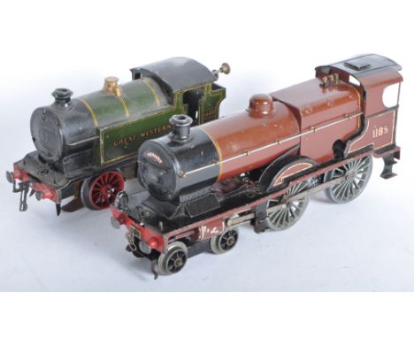 Two vintage Hornby O gauge tinplate model railway trainset locomotive engines. The engines appearing to be code 3 / electrica