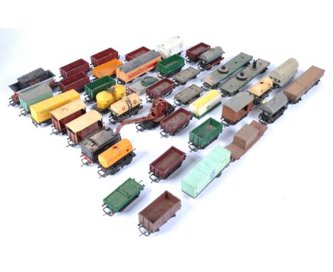 A large collection of assorted vintage Triang Tri-ang Hornby and other 00 gauge model railway trainset locomotive rolling sto