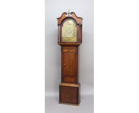 OAK LONGCASE CLOCK, 18th century, the 11 1/2" brass dial with subsidiary seconds dial and date aperture, inscribed Geo. Mills