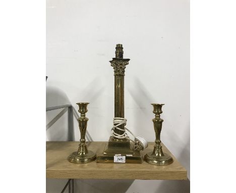 PAIR BRASS CANDLESTICKS & BRASS COLUMN TABLE LAMP