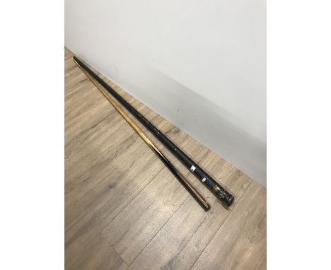 VINTAGE POOL CUE MURTON NEWCASTLE & CASE