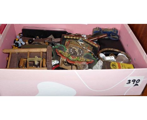 Miscellaneous items, inc. thimbles, costume jewellery and miniature cuckoo clock  