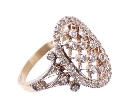 Edwardian-style diamond ring, the oval plaque with an openwork lattice design, diamond set border and shoulders, on gold shan
