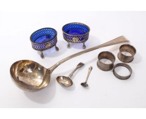 Pair early Sheffield Assay silver salts of oval form, with pierced chain-link decoration, beaded borders and blue glass liner