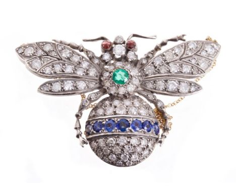 Victorian-style diamond and gem set bee necklace, the large bee with emerald, sapphires and diamonds, in gold setting, on 18c