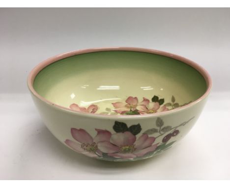 A Clarice Cliff fruit bowl, approx diameter 19.5cm.