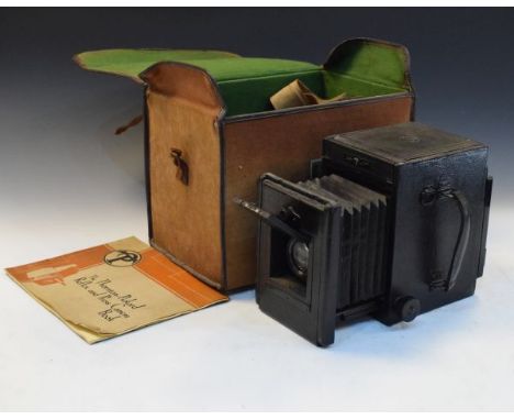 Cameras - Vintage Thornton Pickard Ruby de Luxe plate camera with original case and booklet   Condition: 