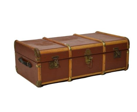 Vintage cabinet trunk   Condition: 