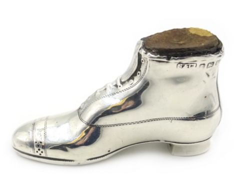 Edwardian silver shoe pin cushion by Spurrier &amp; Co, Birmingham 1909, L7cm