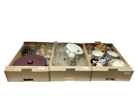 Noritake tea service, together with a collection of glasses, lazy susan entree dish and other collectables, three box 