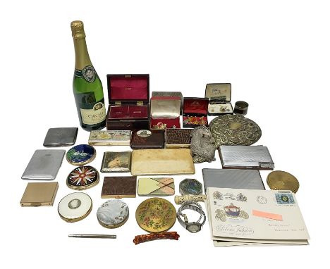 Vintage compact mirrors, including Stratton examples, together with cigarette cases, EPNS hand mirror, Cavalier Blanc De Blan