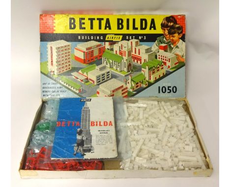 A 1960s Airfix Betta Bilda set No 3 with leaflet