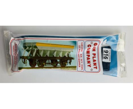 GJH Plant Company O Gauge BR ZCV Tope 22T Ballast Hopper Wagon Kit - Contents Unchecked. P&amp;P Group 1 (£14+VAT for the fir