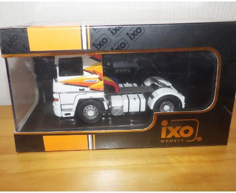 1.43 Scale IXO Renault R370 Turboleader 1987 Tractor Unit. P&amp;P Group 1 (£14+VAT for the first lot and £1+VAT for subseque