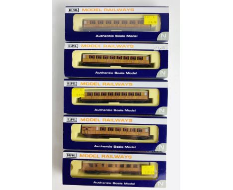 5x Dapol N Gauge LNER Teak Gresley Passenger Coaches - All Boxed. P&amp;P Group 1 (£14+VAT for the first lot and £1+VAT for s