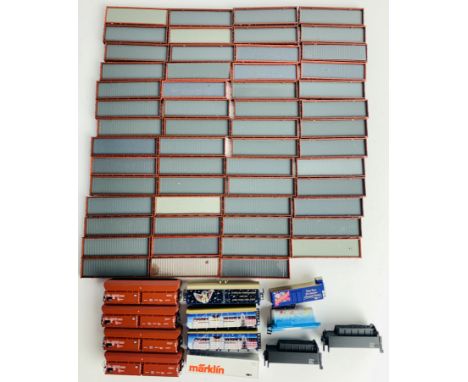 63x Marklin Z Gauge Wagon Bodies - All Unboxed. P&amp;P P&amp;P Group 1 (£14+VAT for the first lot and £1+VAT for subsequent 
