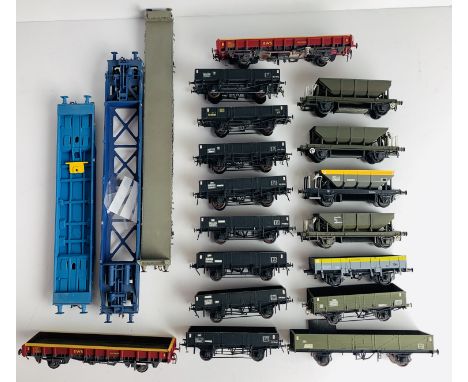 20x Kit Built 4mm 'FITTED WITH P4 WHEEL SETS' Wagons, Fitted either with Chain Link Couplings, or Lacking Couplings - Some ma