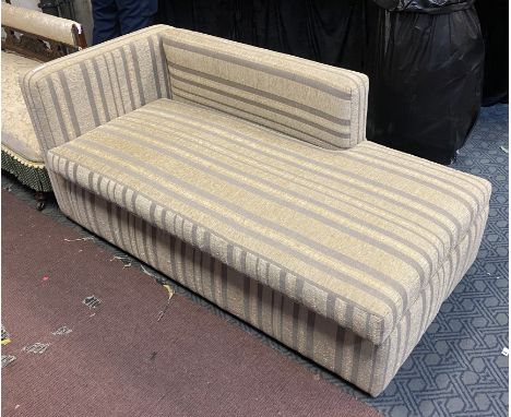 CHAISE LOUNGE/DAYBED