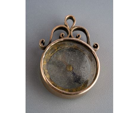 Hallmarked 9 ct gold mounted Compass pendant, gross weight 4.6g
