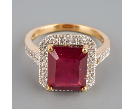 Gemporia glass filled ruby and colourless gem 9ct ring, weight 5.6 grams.