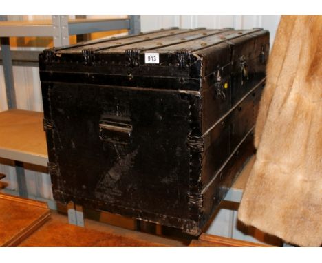 Large travel trunk 