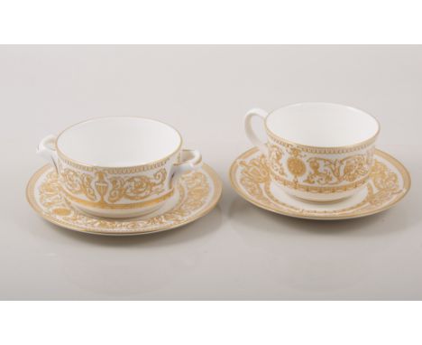 Royal Worcester "Hyde Park" dinner service to include:- 6 x dinner plates, 6 x medium plates, 6 x side plates, 6 x twin handl