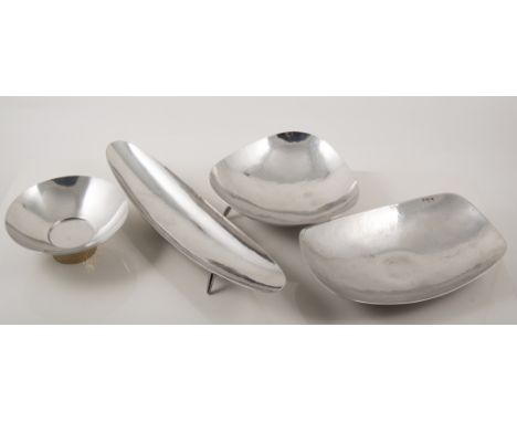 Two Stuart Devlin for Viners stainless steel bonbon dishes, 13cm diameter, a brass dinner gong, Old Hall coffee pot, three Ke