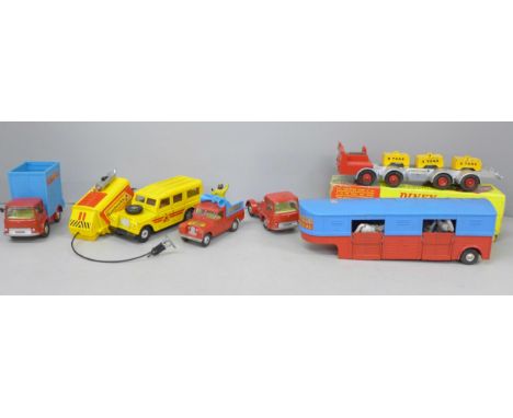 A mixed collection of die-cast vehicles, including boxed Dinky Leyland 8-Wheeled Chassis; collection of loose Corgi Chipperfi