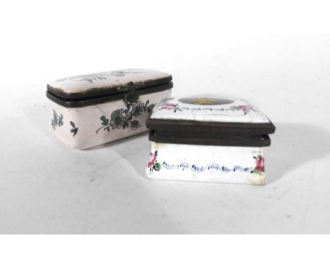 An 18th century enamel patch box and cover of rectangular form decorated with green flowerheads on a cream ground, w. 7 cm, t
