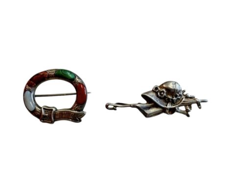 A silver and agate set Scottish kilt pin brooch with pin verso. Together with a silver bar brooch in the form of a bonnet and