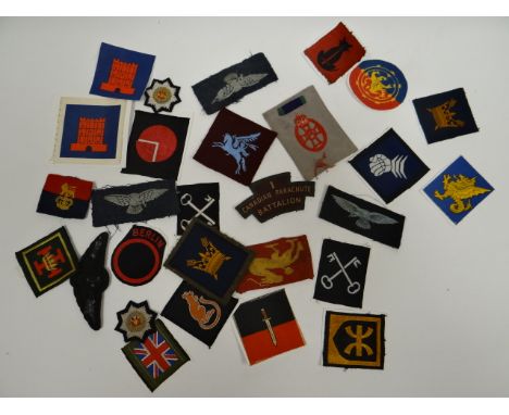 A quantity of mainly British cloth patch insignia 