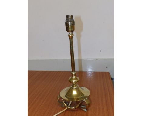 A brass Arts &amp; Crafts table lamp, 13" high.