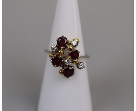 18ct gold ruby &amp; diamond set ring - Size: L 