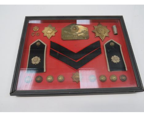 Small Selection of Coldstream Guards Items consisting brass valise badge ... Brass cap badge ... Pair of embroidery shoulder 