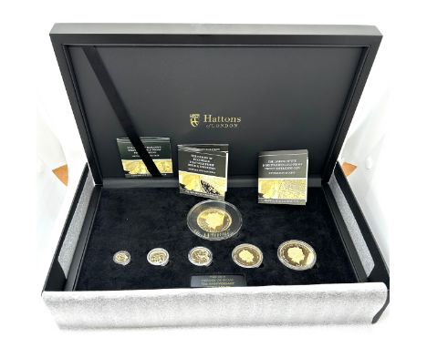 Cased Hattons 22ct 2019 Heros of D Day 75th Anniversary gold prestige sovereign proof set, set includes 20 Sovereign coin / $