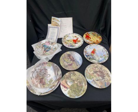 Large selection of collectors plates, to include Wedgwood, Royal Worcester etc 