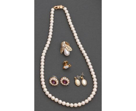 A cultured pearl necklace with 9ct gold clasp, miscellaneous costume jewellery and four Staffordshire enamel boxes&nbsp;  Goo