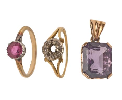 An amethyst pendant and two rings, variously gem set in gold, pendant 15mm h, 6.6g  One ring slightly thin from wear