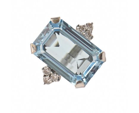 A blue topaz and diamond ring in 18ct white gold, topaz 12mm x 18mm London 1982 9.6g, size I  good condition