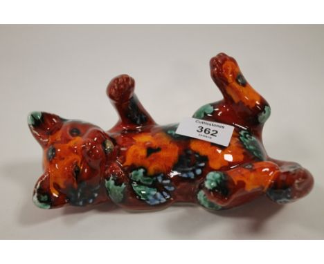 A SIGNED ANITA HARRIS PLAYING CAT FIGURE 