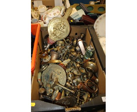 A LARGE COLLECTION OF BRASS ORNAMENTS ETC. TO INCLUDE ANIMAL FIGURES, SUNDIAL, BUGLE ETC. 
