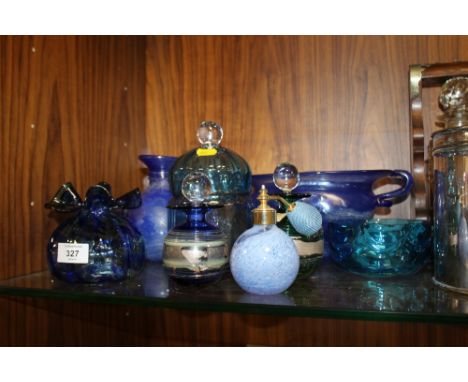 A SELECTION OF BLUE GLASSWARE TO INCLUDE TWO SCRIEBER COLLECTION BOTTLES, ITALIAN SCAVO STYLE BOWL AND JUG, WHITE FRIARS STYL