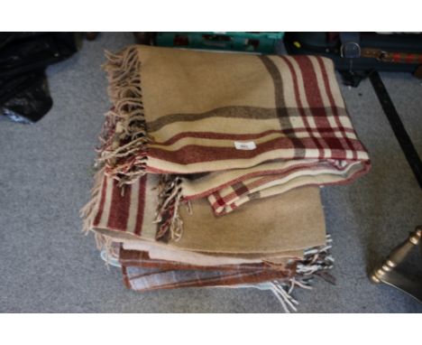 A QUANTITY OF VINTAGE WOOLEN BLANKETS ETC